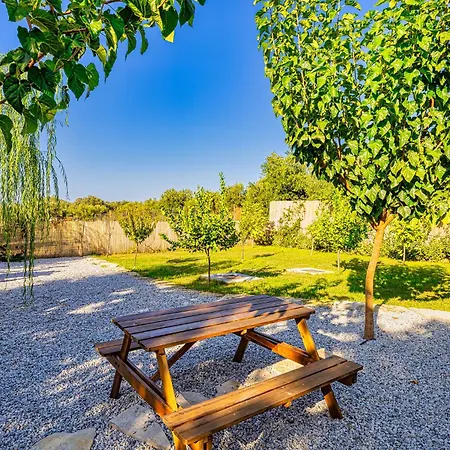 Apartment Chris With Private Ecologic Pool And Kid's Playground! Chania (Crete)