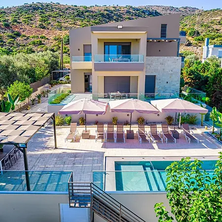 Chris With Private Ecologic Pool And Kid's Playground!