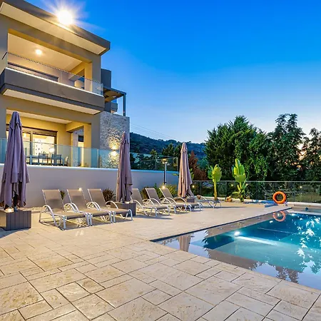 Apartment Chris With Private Ecologic Pool And Kid's Playground!