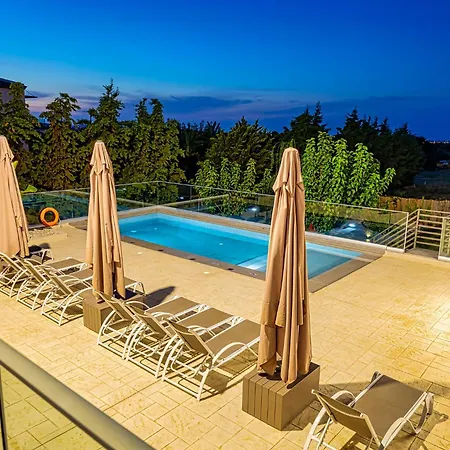 Apartment Chris With Private Ecologic Pool And Kid's Playground! Chania (Crete)
