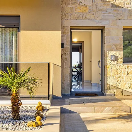 Apartment Chris With Private Ecologic Pool And Kid's Playground! *